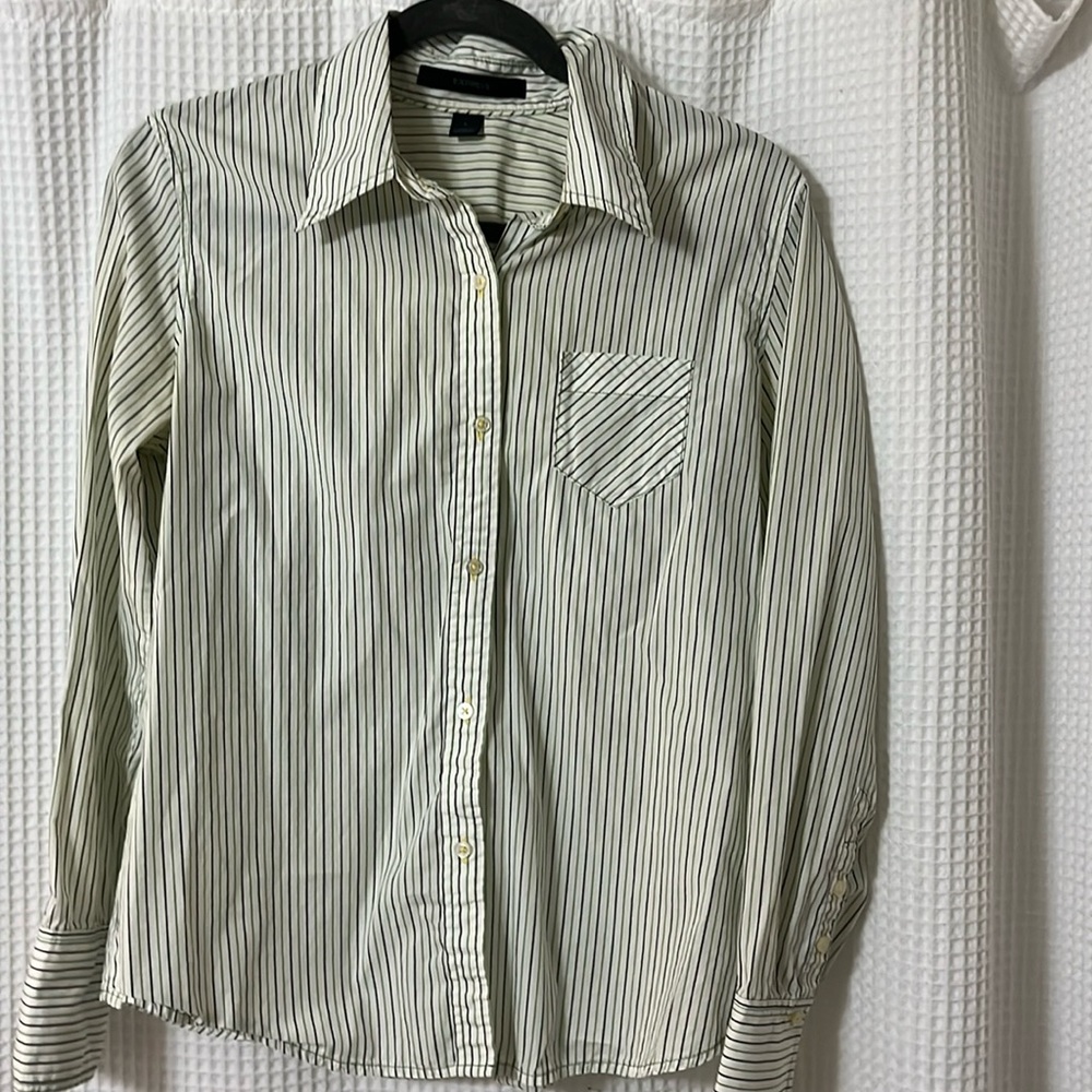Express button down L green